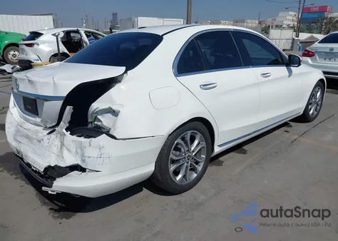 2018 Mercedes-Benz C 300 z USA, uszkodzony, nr VIN 55SWF4JB3JU263701